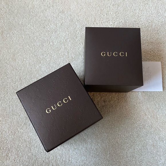 SOLD **GUCCI TIMELESS WATCH** - Picture 9 of 13